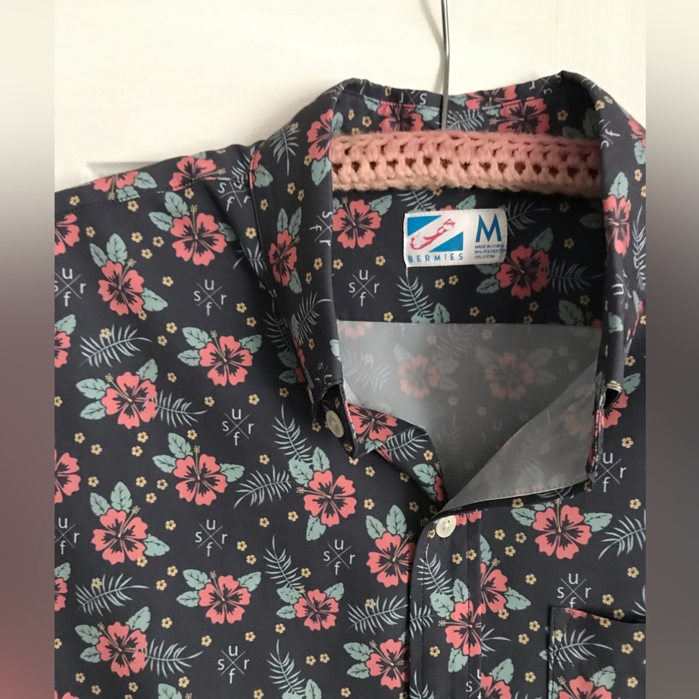 Vintage Bernie’s Swim Wear Pink Blue Hawaiian hibiscus Shirt Mens M Surfer Wave